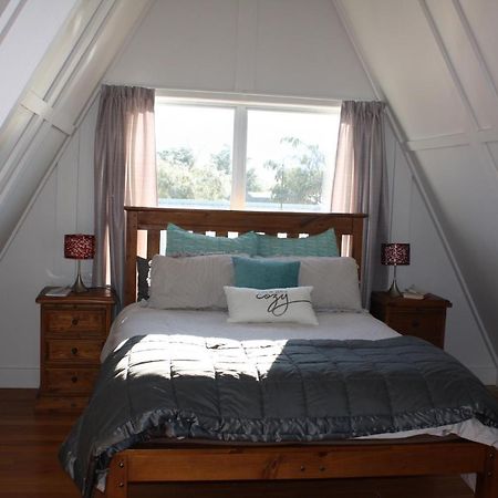 Classic A-Frame On Milford Te Anau Dış mekan fotoğraf