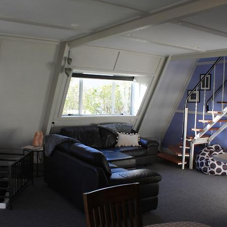 Classic A-Frame On Milford Te Anau Dış mekan fotoğraf