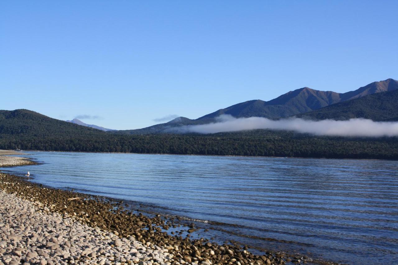 Classic A-Frame On Milford Te Anau Dış mekan fotoğraf